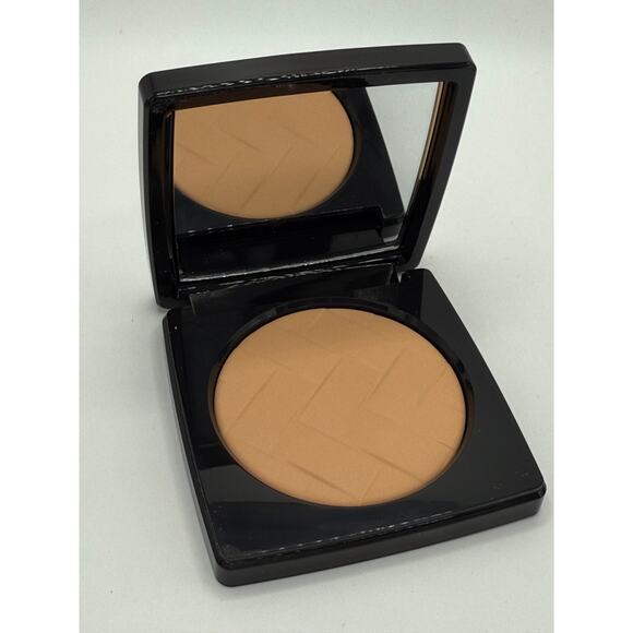 Bobbi Brown Vitamin Enriched Pressed Finishing Powder Neutral 0.28Oz/8g - Picture 4 of 5